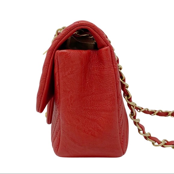 Chanel Wrinkled Lambskin Chevron Flap Red - Picture 4 of 13